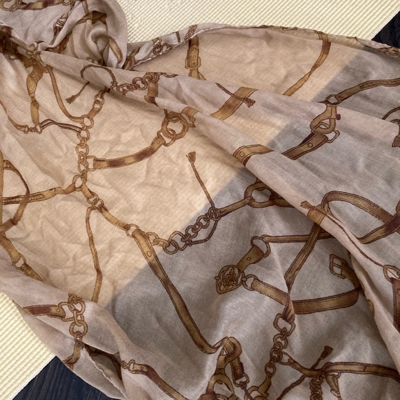 Gold Equestrian Bridle Rope & Chain Print Scarf Neck Wrap - Picture 4 of 7